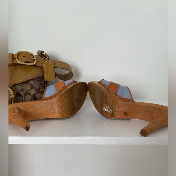 SOLD***💫VINTAGE COACH WOODEN MULE HEELS! 💫 - Picture 8 of 12